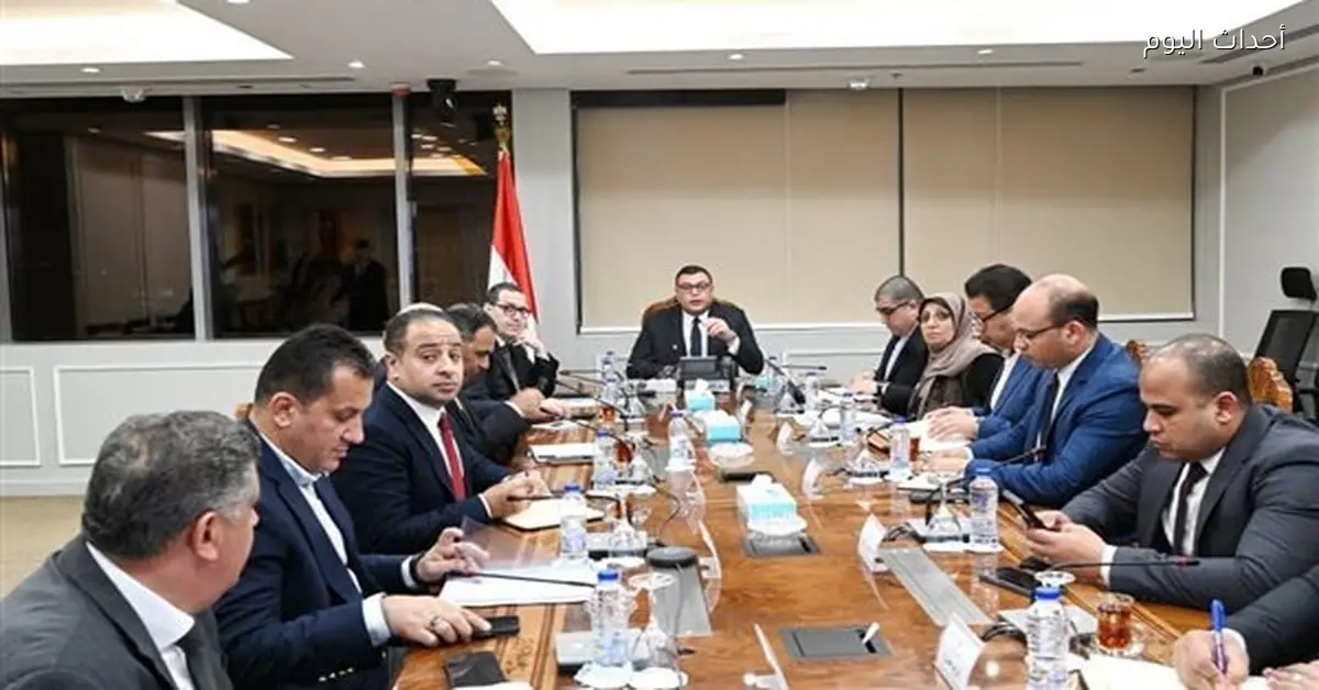 وزير الإسكان يزور مشروعات المماشي السياحية في المدن الجديدة