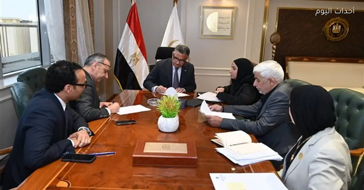 وزير التموين يناقش طلبات المواطنين مع النواب والشيوخ