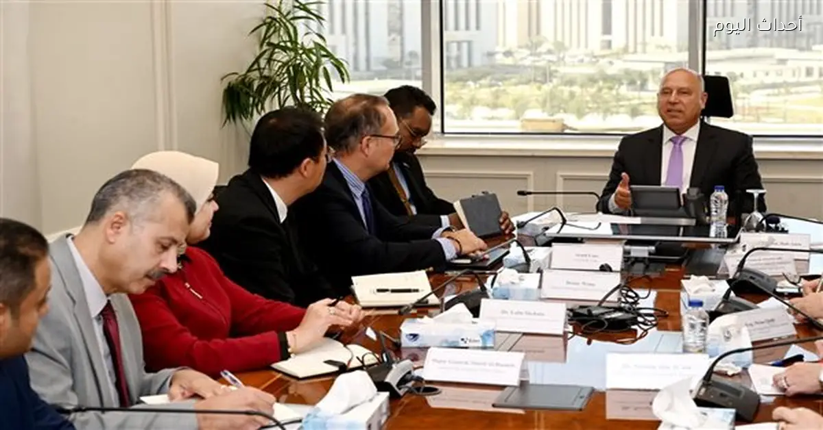 وزير الطاقة يناقش خطط توسع إيليت سولار في مصر