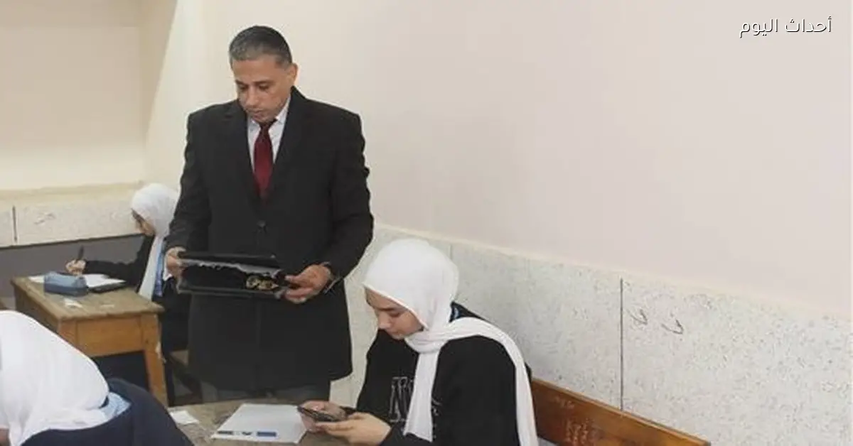 وكيل تعليم الجيزة يزور اللجان والكنترولات في المدارس للتأكد من سير الامتحانات بشكل منتظم