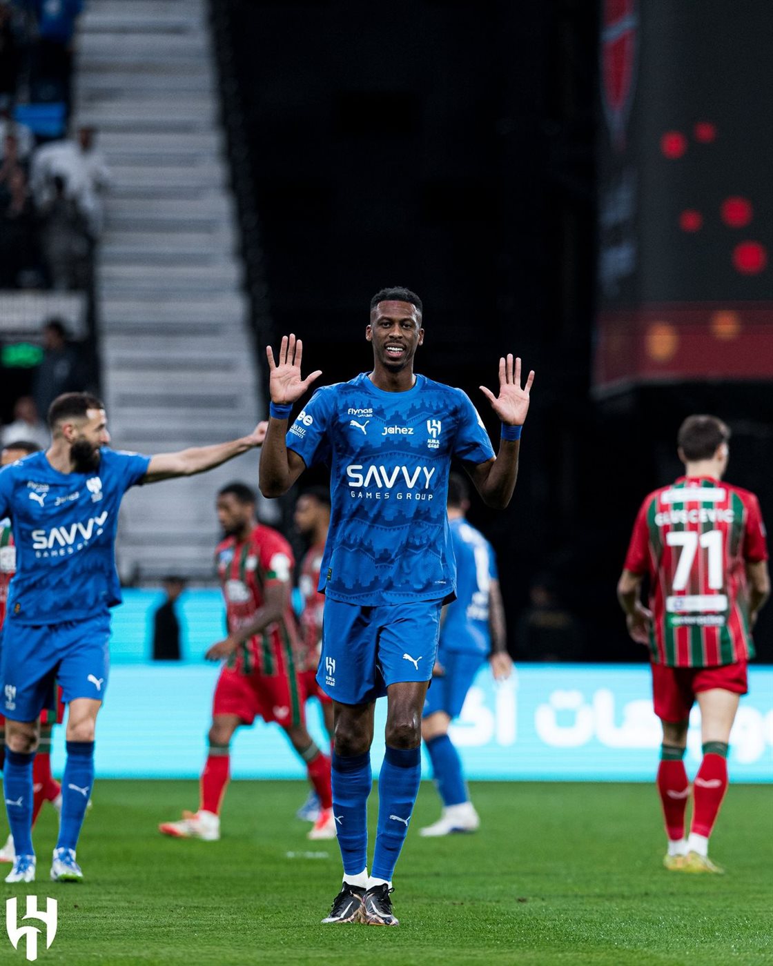 فرحة بنزيما بهدف كنو