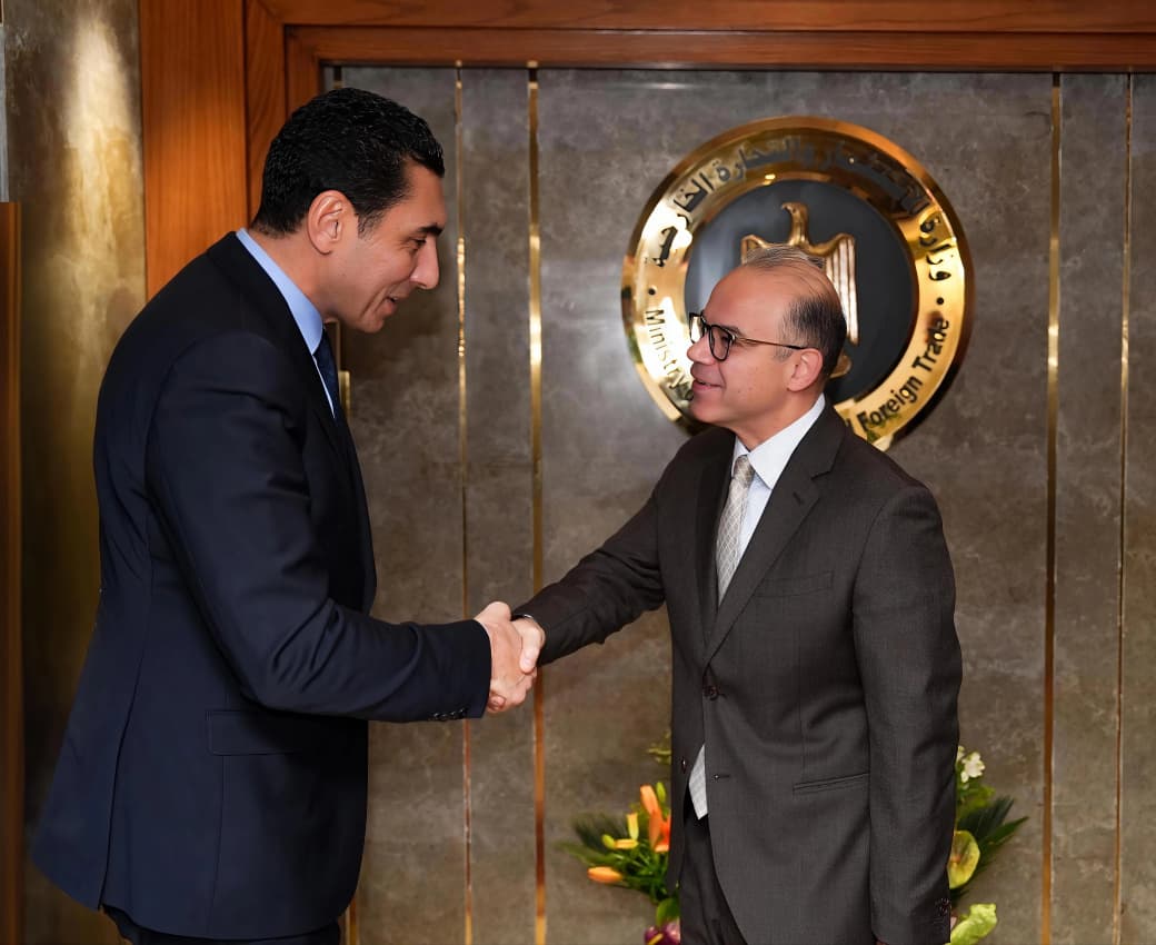 وزيرا الشباب والاستثمار والتجارة