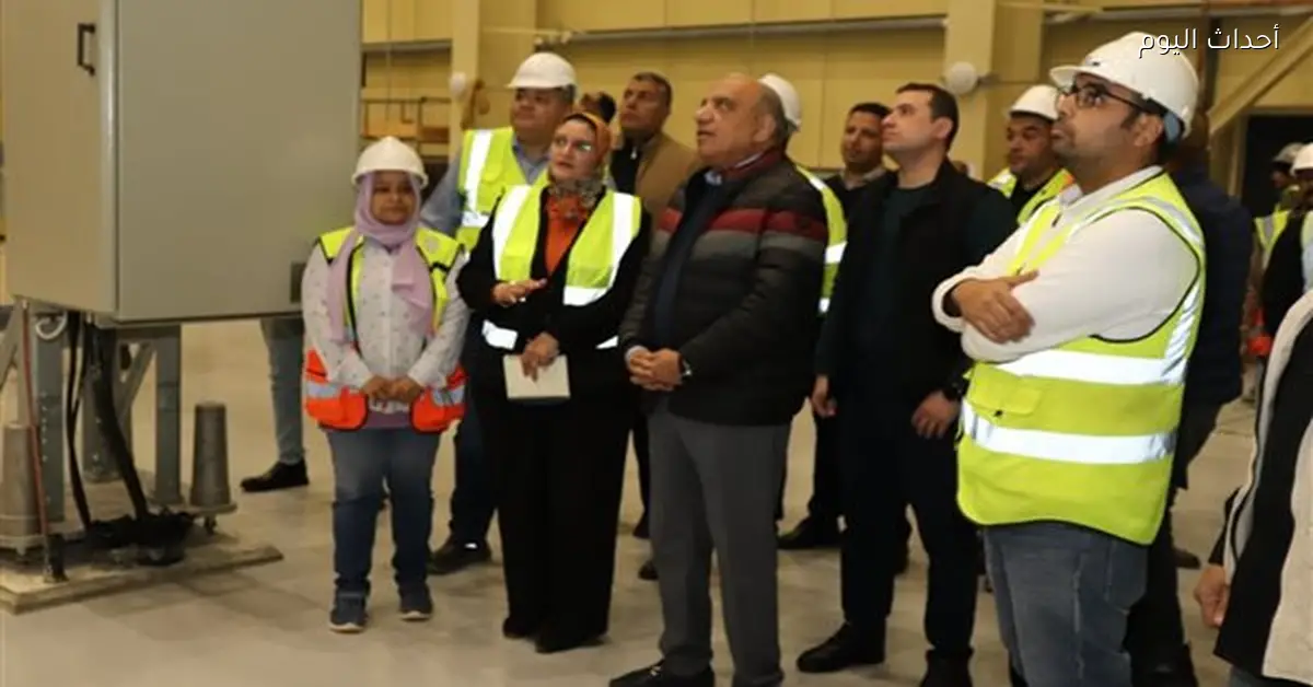 وزير الكهرباء يزور محطة الربط الكهربائي المصري السعودي