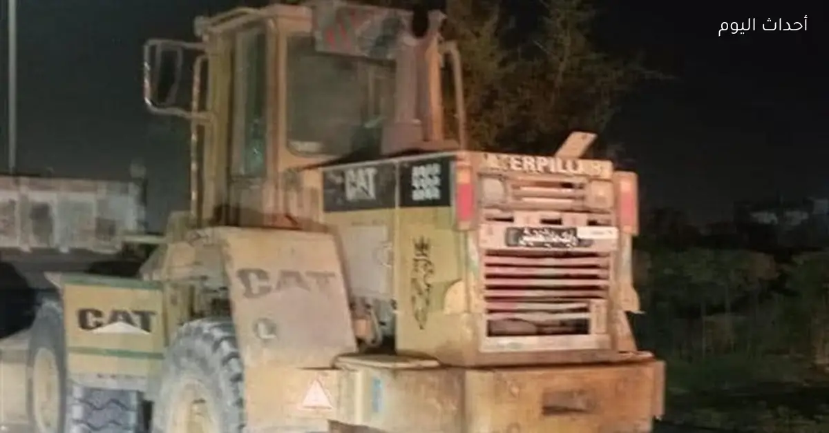 إصابة 3 أشخاص في تصادم لودر وتروسيكل بالسويس