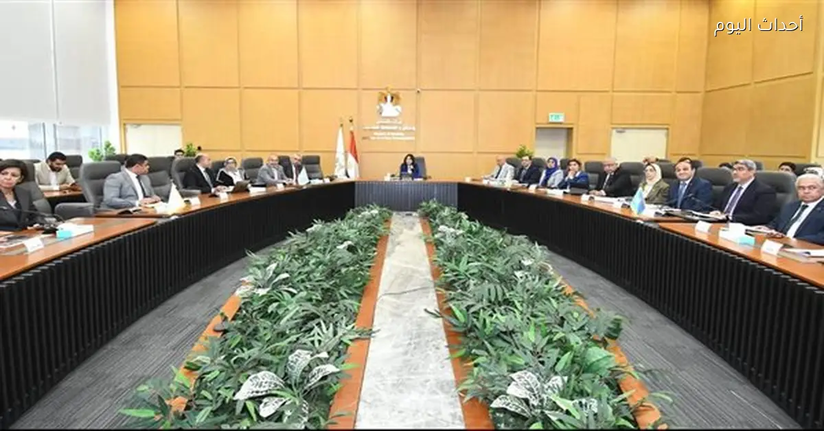 اجتماع وزيرة الإسكان لمتابعة مشروع حدائق تلال الفسطاط