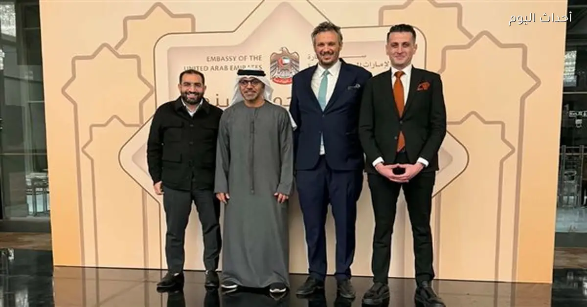 بيراميدز يهدي درع النادي خلال سحور سفارة الإمارات في القاهرة