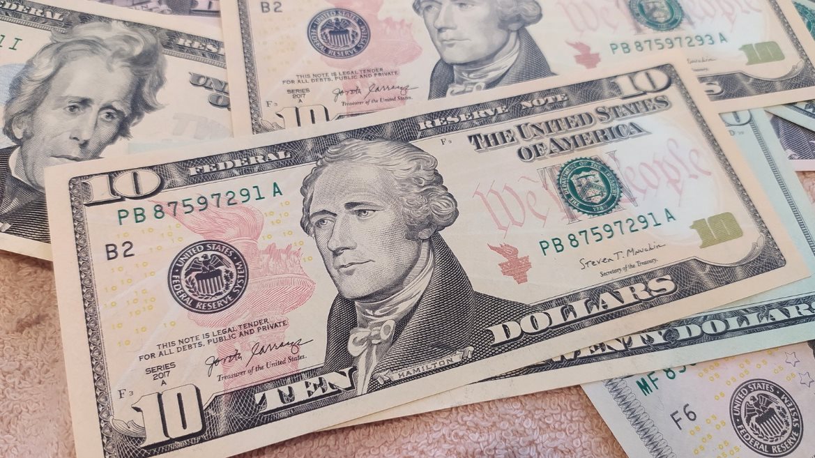 سعر الدولار اليوم