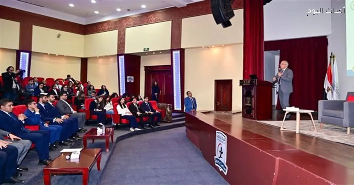 سويلم يناقش قضايا التنمية المستدامة مع الشباب