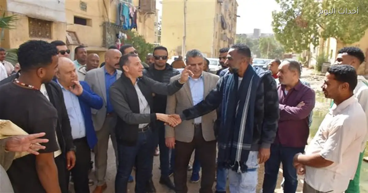 محافظ أسوان يطالب الأهالي بصيانة تسريب صرف العمارات بالسيل