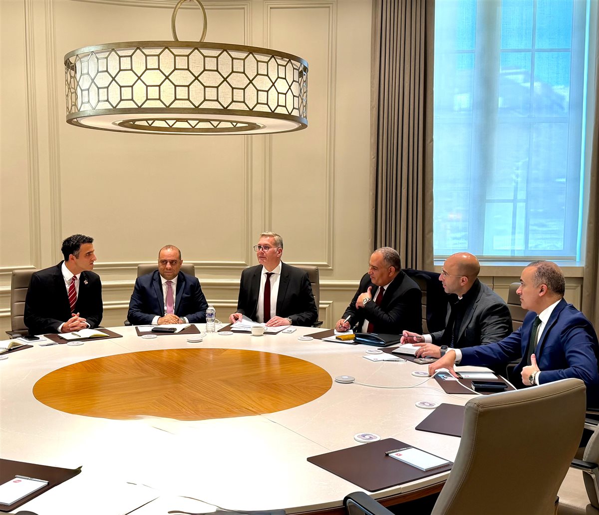 جانب من لقاء المائدة المستديرة