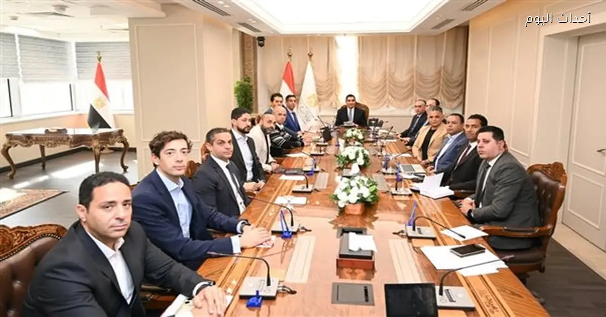 وزير الشباب والرياضة يبحث استعدادات ماراثون المتحف الكبير