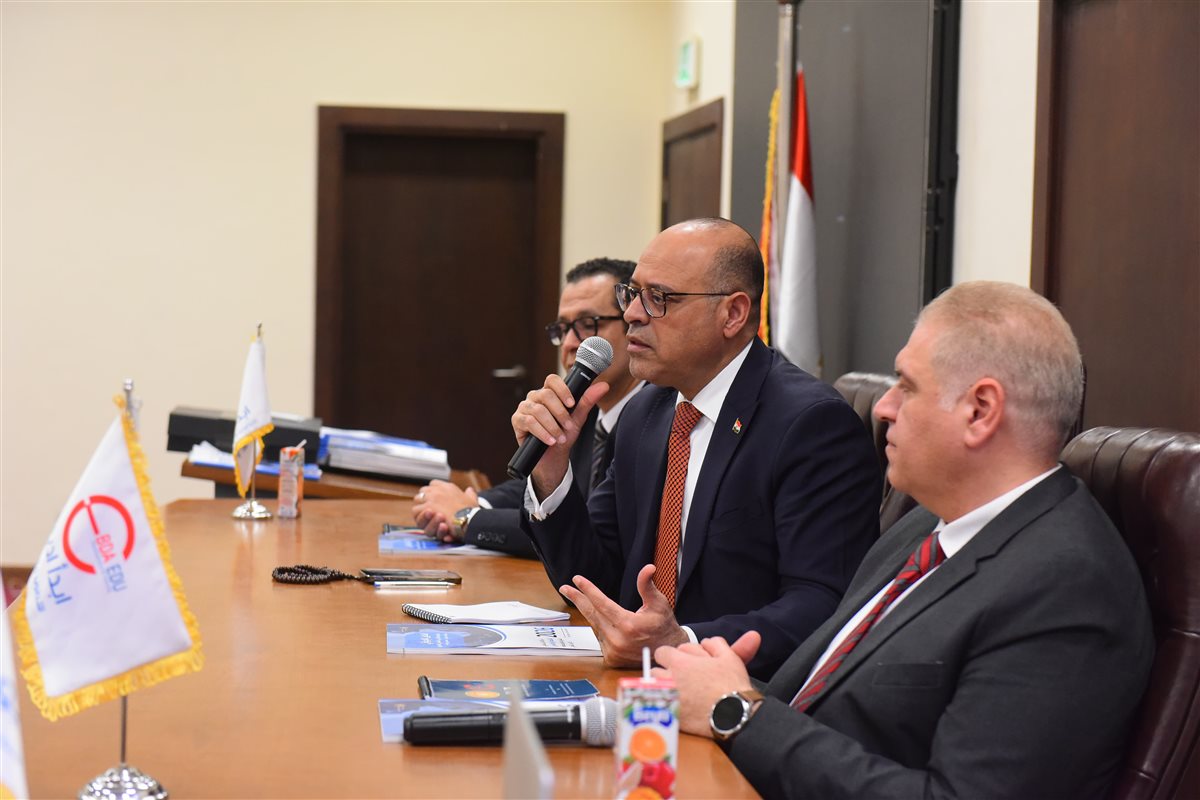 اجتماع وزير العمل