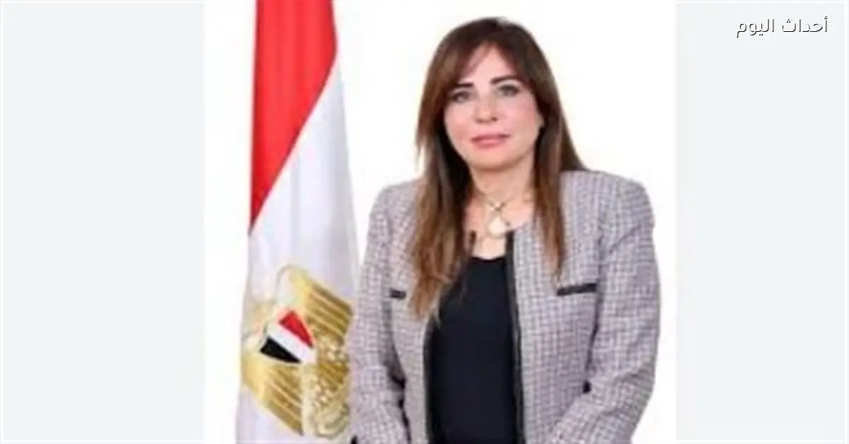 وزيرة الإسكان تتابع مشروعات مدينة السويس الجديدة