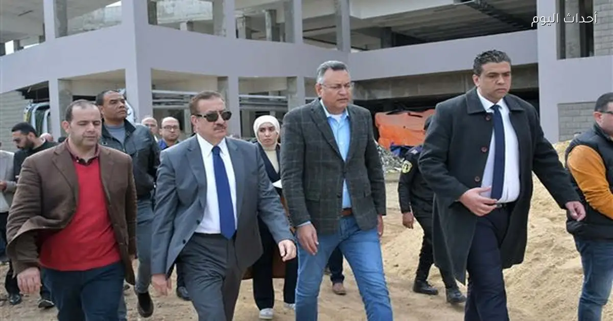 محافظ بورسعيد يزور موقع إنشاء استاد المصري الجديد
