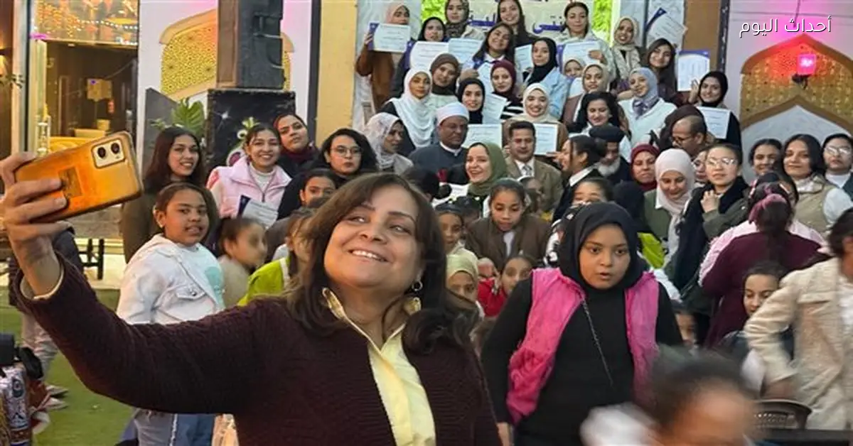 اجتماع شيخ وقسيس على مائدة إفطار في فرشوط