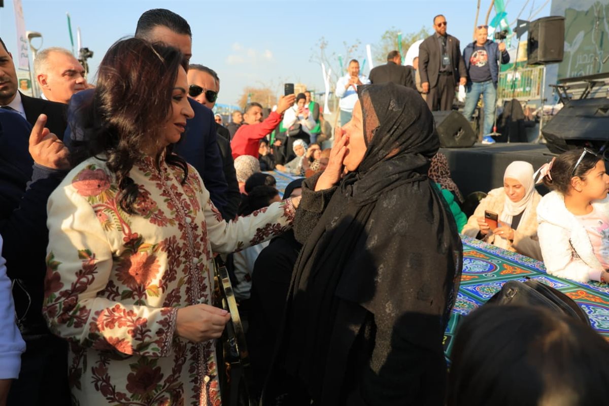 جانب من زيارة مايا مرسي لإفطار مصر الخير