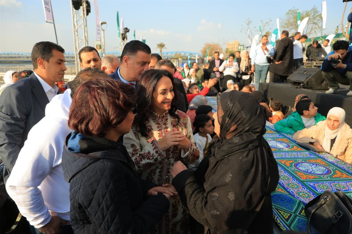 جانب من زيارة مايا مرسي لإفطار مصر الخير