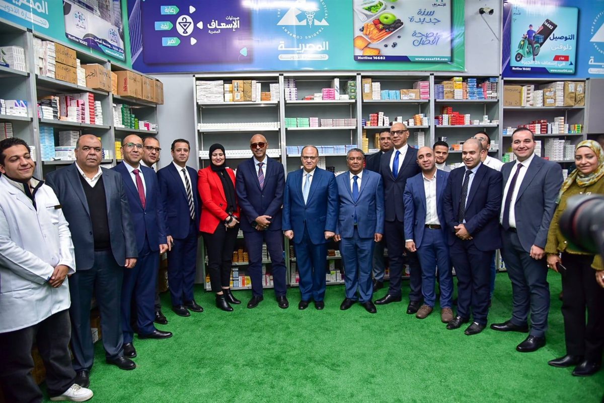 جانب من زيارة الغمراوي لصيدلية إسعاف الجيزة