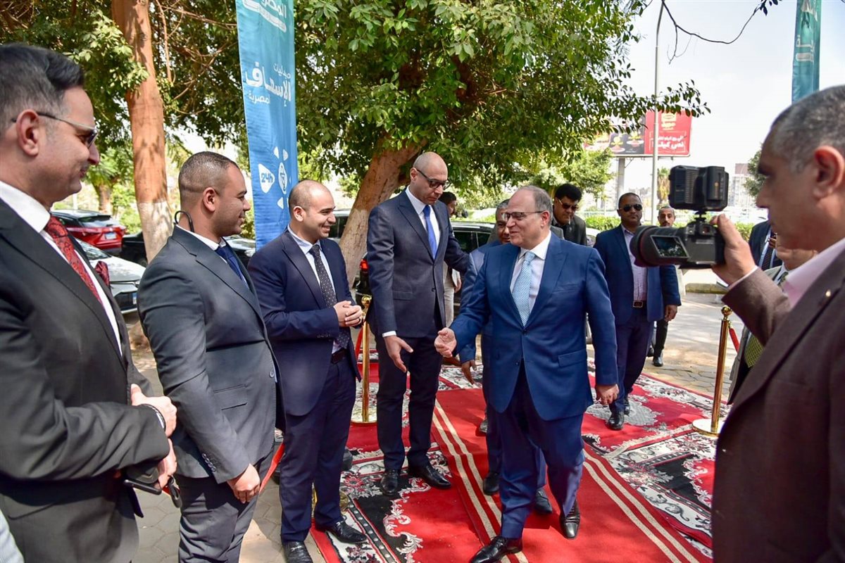 جانب من زيارة الغمراوي لصيدلية إسعاف الجيزة