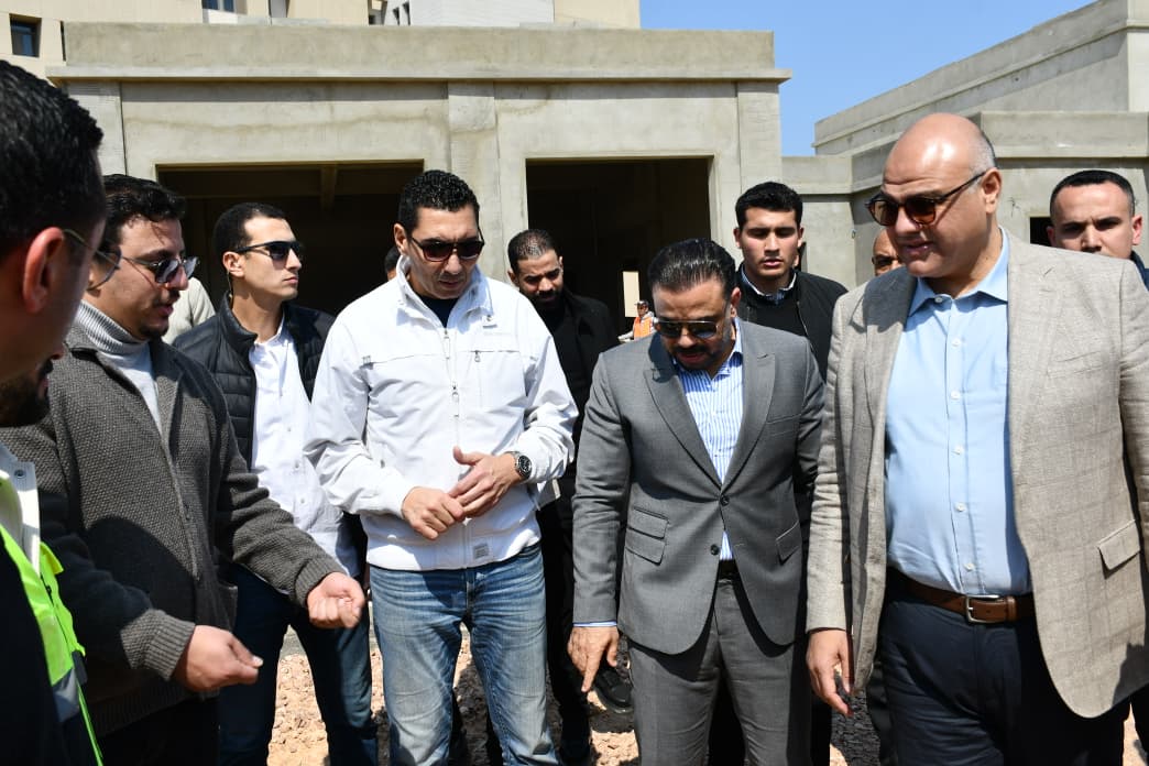 وزير الشباب والرياضة ومحافظ الإسكندرية يتفقدان منتدى الشباب بأبو قير 