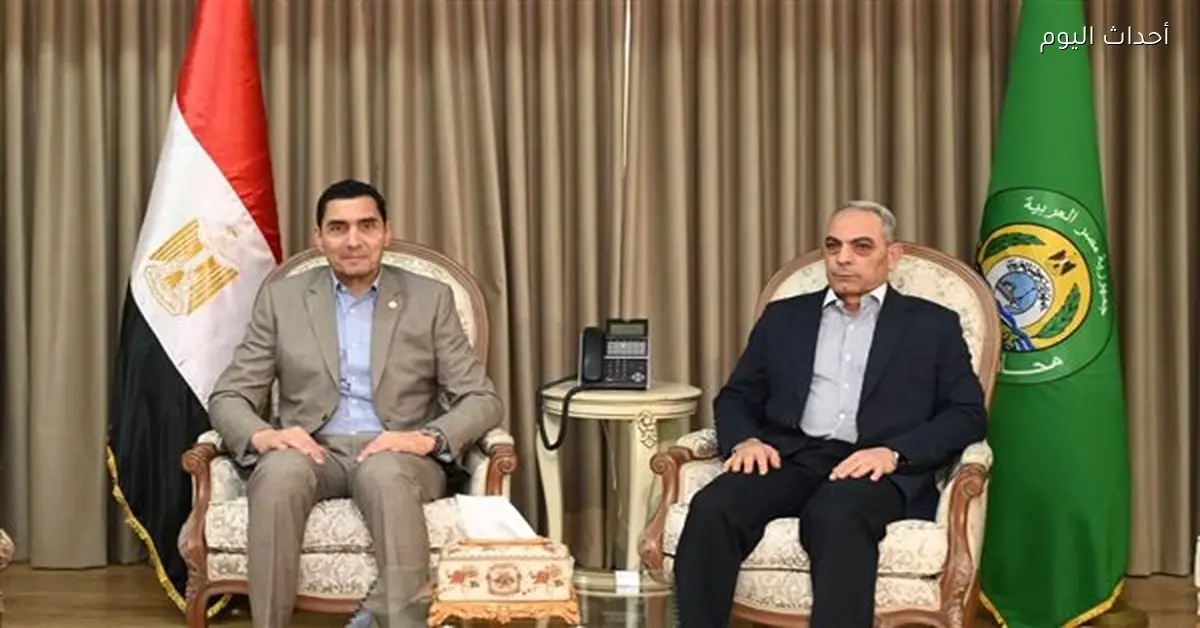 وزير الشباب والرياضة يزور الإسماعيلية ويلتقي بالمحافظ