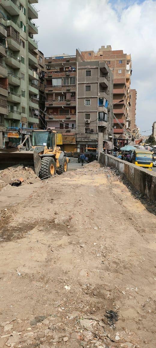 جانب من رفع المخلفات