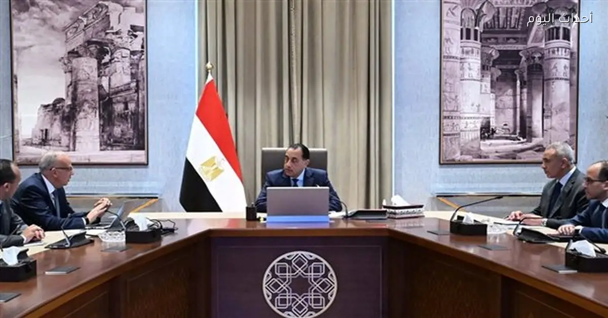 رئيس الوزراء يناقش مشروعات وزارة الري الجديدة