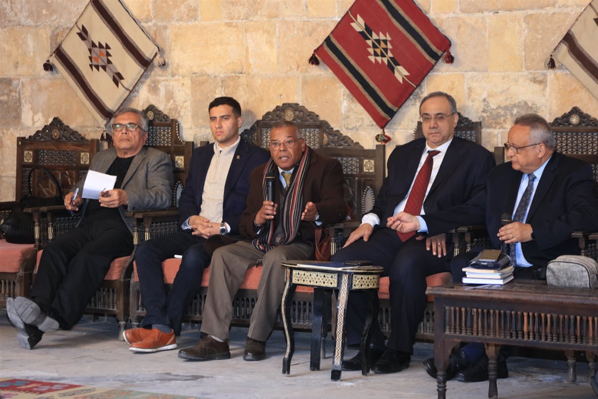 جانب من الندوة