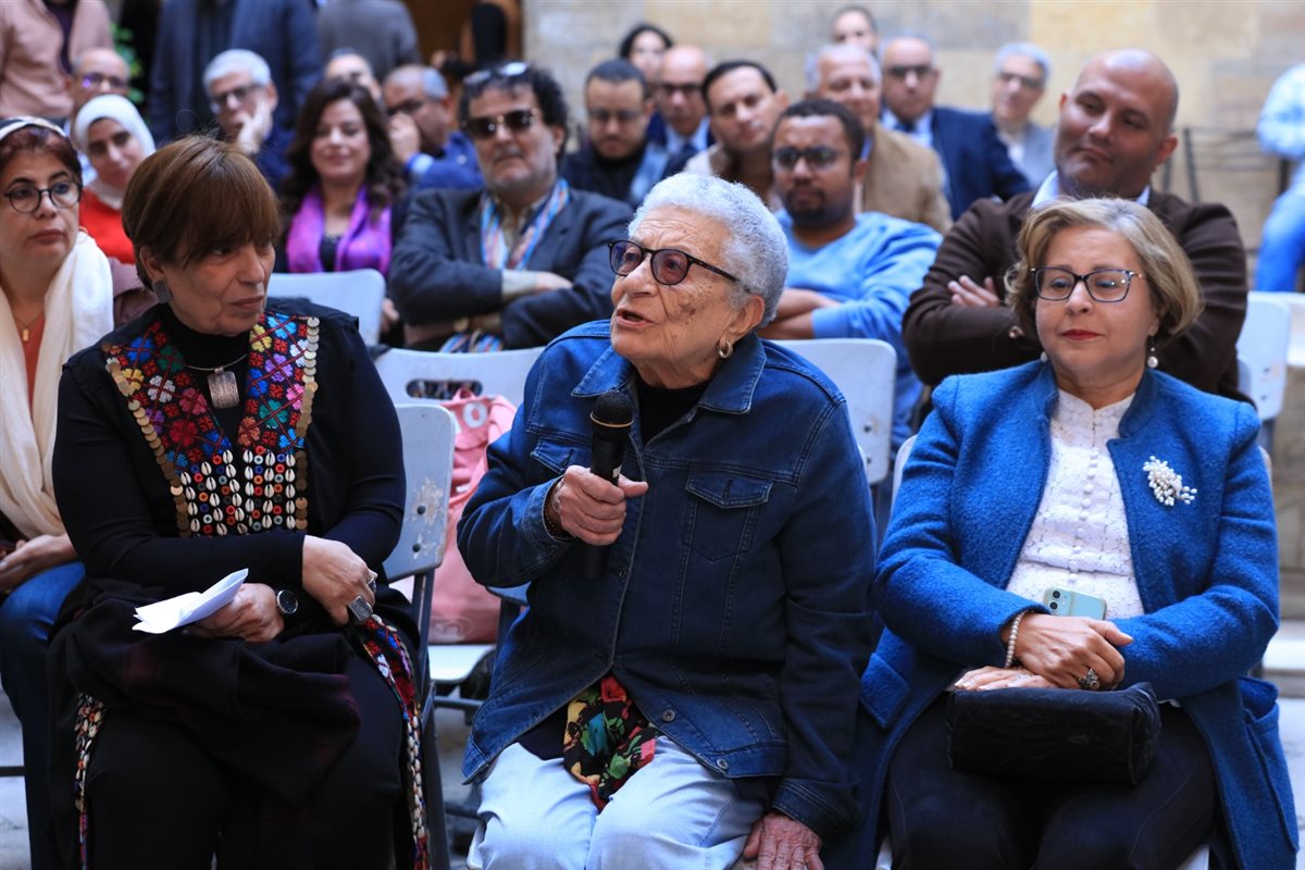 جانب من الندوة