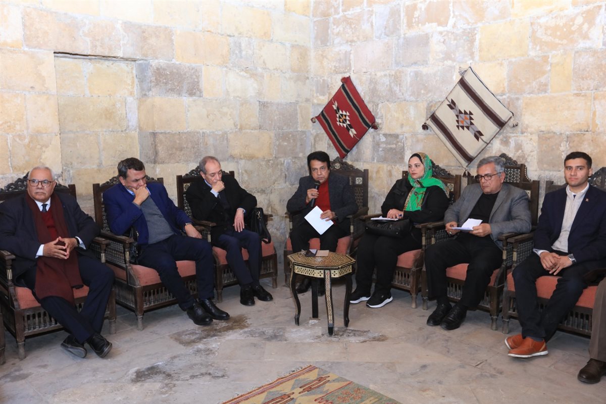 جانب من الندوة