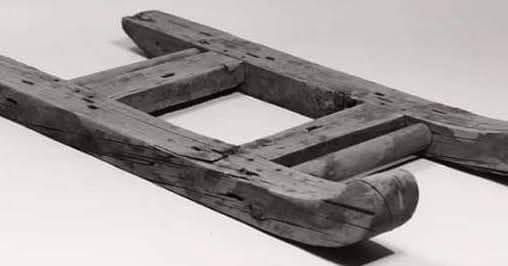 نموذج زلاجة خشبية من عهد الملك سنوسرت الاول بمتحف المتروبوليتان بنيويورك حاليا