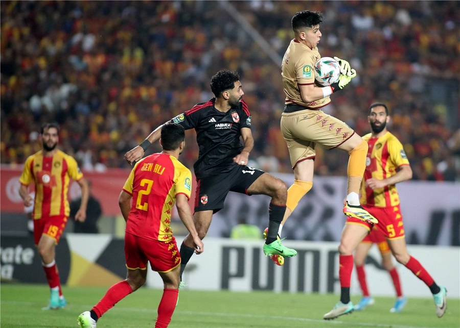 القنوات المفتوحة الناقلة لمباراة الأهلي والترجي اليوم