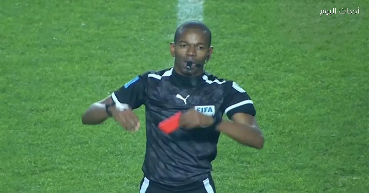جدل بعد صافرة النهاية بسبب بطاقة حمراء في مباراة الأهلي والترجي