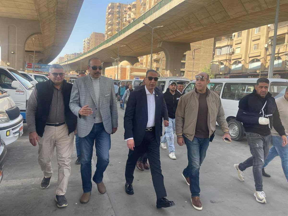 جانب من زيارة المحافظ لموقف المريوطية