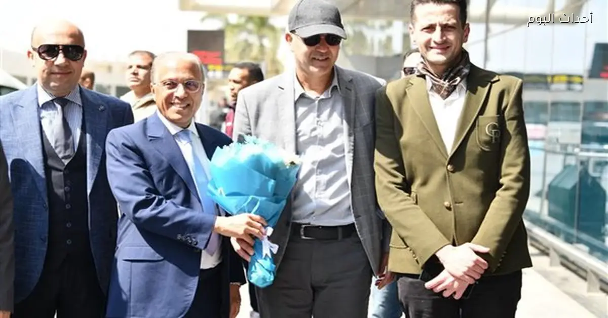 بيراميدز يستقبل بعثة الجيش المغربي بالورود في بطولة أفريقيا