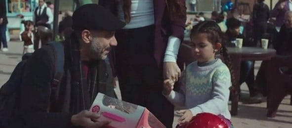 مشهد من مسلسل أب ولكن مشهد من مسلسل أب ولكن