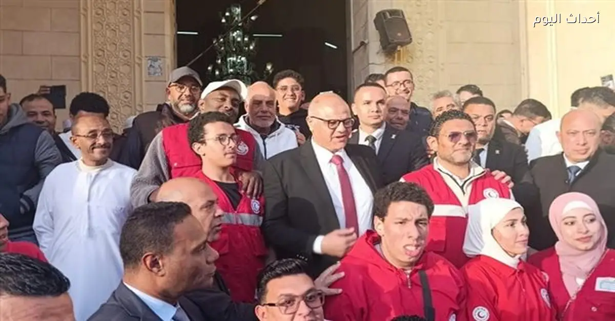 محافظ الإسكندرية يصلي عيد الفطر ويتفقد مستشفى الأنفوشي