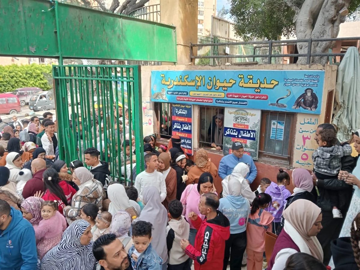 إقبال المواطنين على حدائق الحيوان 