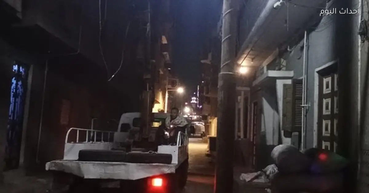 أسيوط تكثف صيانة الإنارة قبل عيد الفطر