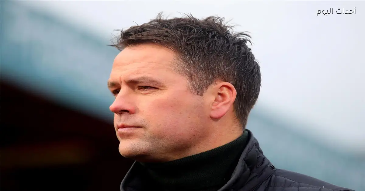 أوين يؤكد صعوبة موقف سلوت مع ليفربول ويفصح عن حلين للخروج من الأزمة