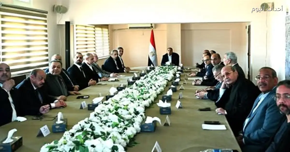 اجتماع لرئيس الوزراء مع مجلس إدارة سوق العبور للجملة