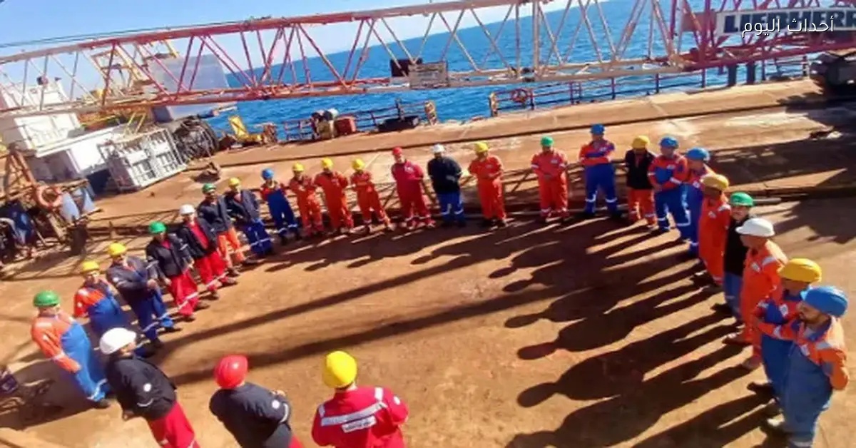 “البترول البحرية” تنظم وقفة للسلامة في مواقع العمل والوحدات البحرية