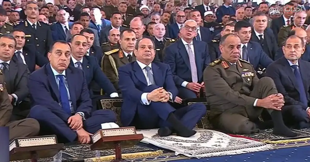 السيسي يؤدي صلاة العيد في العاصمة الجديدة ويطلق مونوريل شرق النيل