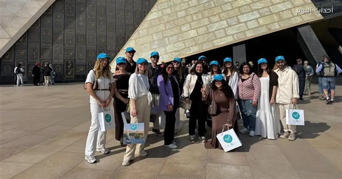 بلوجرز من فرنسا وإيطاليا يستكشفون معالم مصر السياحية
