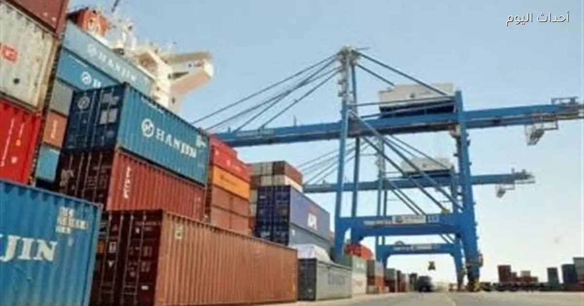 تداول 25 ألف طن و1254 شاحنة بموانئ البحر الأحمر