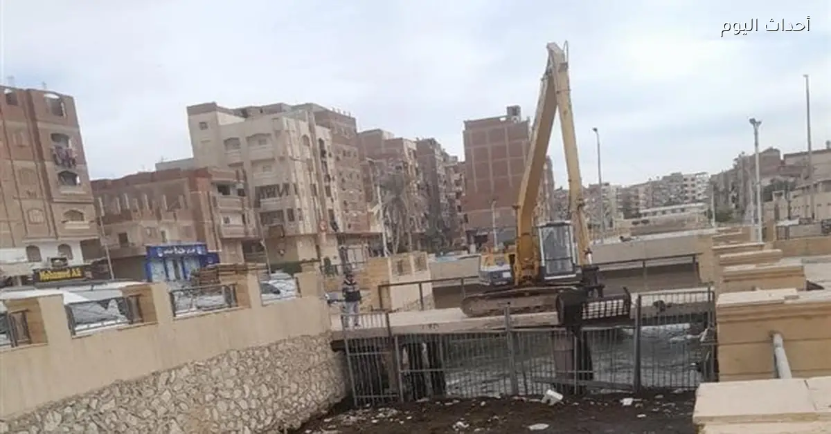 تطهير ترعة السويس استجابة لتوجيهات المحافظ ورصد المخالفات