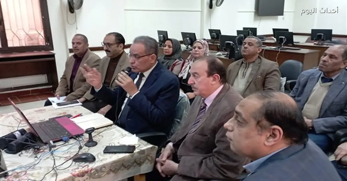 تعليم بني سويف يناقش ترشيد الإنفاق واستعدادات امتحانات مارس