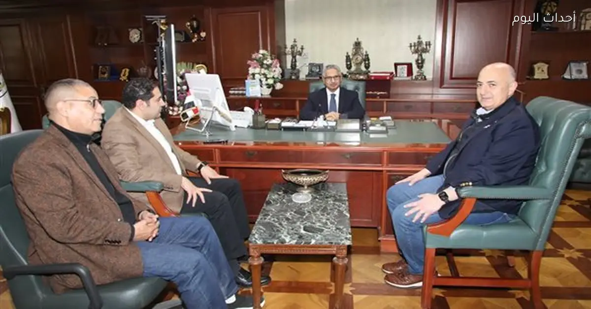 تكريم وكيل الإسكان في بني سويف وبحث مبادرات تيتان المجتمعية