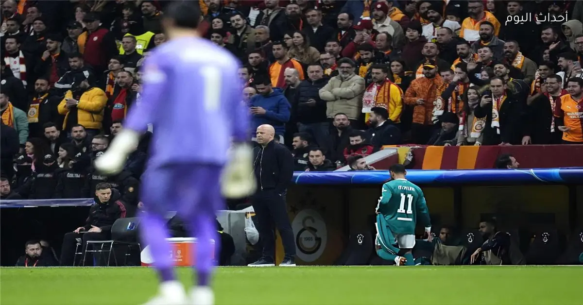 جماهير ليفربول ترد على أداء محمد صلاح أمام جالطة سراي مطالبين بإقالة سلوت