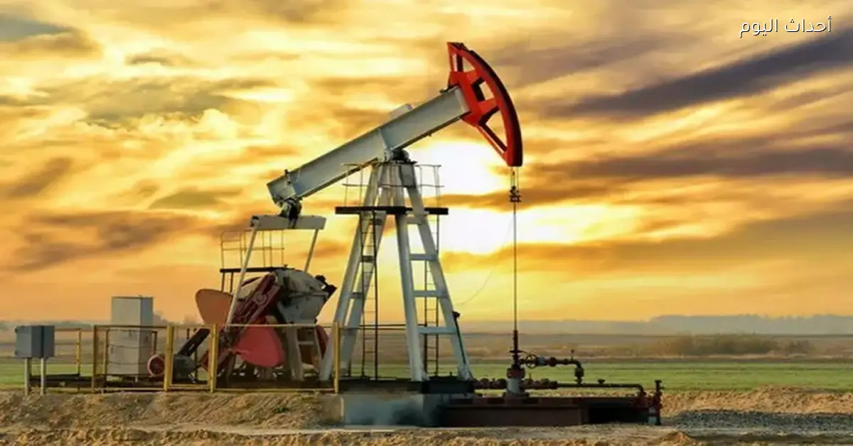 خبير يتوقع ارتفاع سعر النفط لأكثر من 150 دولار مع استمرار إغلاق مضيق هرمز